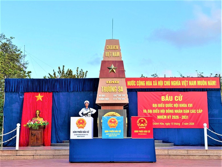 Tưng bừng Ng&agrave;y hội non s&ocirc;ng tr&ecirc;n đảo Trường Sa- Ảnh 4.