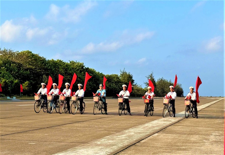 Tưng bừng Ng&agrave;y hội non s&ocirc;ng tr&ecirc;n đảo Trường Sa- Ảnh 7.