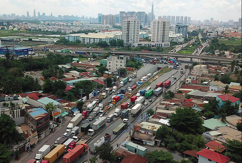 TP.HCM cấm xe hai b&aacute;nh rẽ tr&aacute;i, quay đầu trực tiếp tr&ecirc;n đường Đồng Văn Cống- Ảnh 1.