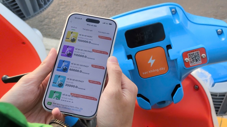 Người d&acirc;n TP.HCM h&agrave;o hứng trải nghiệm xe đạp điện c&ocirc;ng cộng- Ảnh 3.