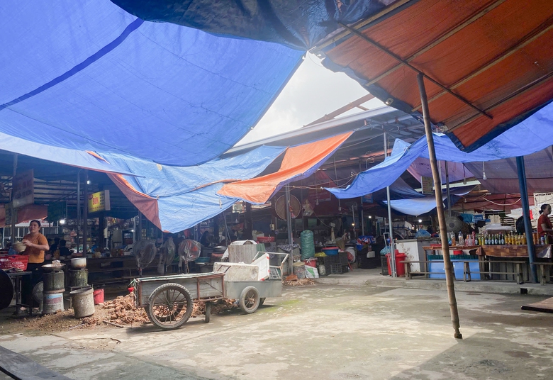 Nghệ An: Nhiều chợ d&acirc;n sinh xuống cấp, hư hỏng nặng- Ảnh 2.