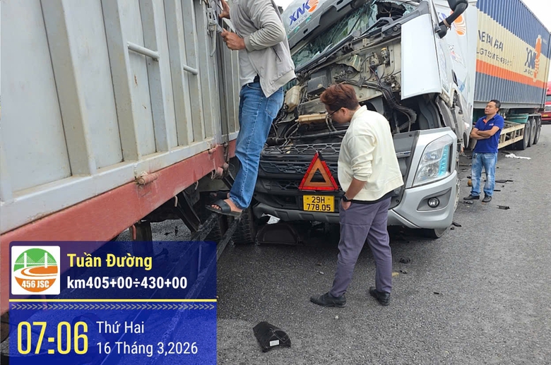 Th&aacute;o dải ph&acirc;n c&aacute;ch tr&ecirc;n cao tốc, giải tỏa &ugrave;n tắc sau va chạm xe container v&agrave; xe tải- Ảnh 1.