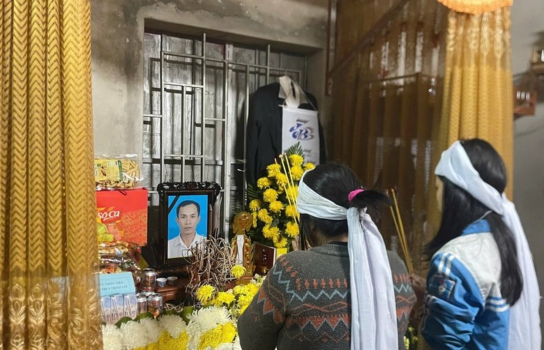 Chồng mất vì tai nạn, vợ con lâm cảnh khốn cùng- Ảnh 1. Chồng mất vì tai nạn, vợ con lâm cảnh khốn cùng- Ảnh 1.