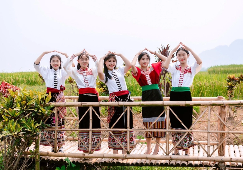 Du lịch Nghệ An chờ "c&uacute; h&iacute;ch" từ hạ tầng v&agrave; ch&iacute;nh s&aacute;ch- Ảnh 1.