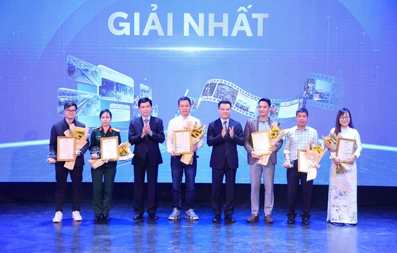 B&aacute;o X&acirc;y dựng đoạt nhiều giải thưởng về tuy&ecirc;n truyền An to&agrave;n giao th&ocirc;ng- Ảnh 1.
