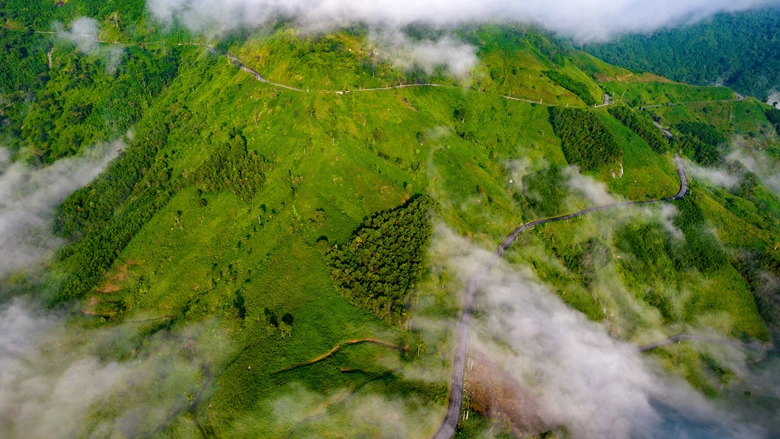 Quảng Ng&atilde;i: Chi hơn 45.000 tỷ đồng đầu tư c&ocirc;ng, ưu ti&ecirc;n dự &aacute;n giao th&ocirc;ng động lực- Ảnh 2.