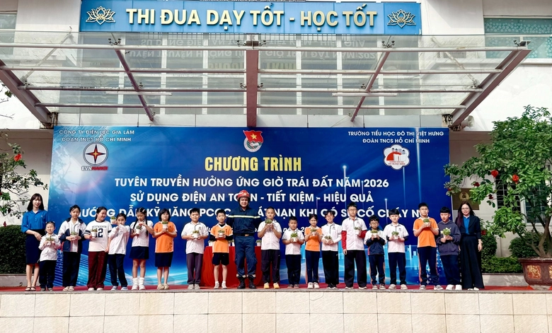 Hơn 1.100 học sinh H&agrave; Nội được hướng dẫn kỹ năng ph&ograve;ng ch&aacute;y, tho&aacute;t nạn- Ảnh 2.