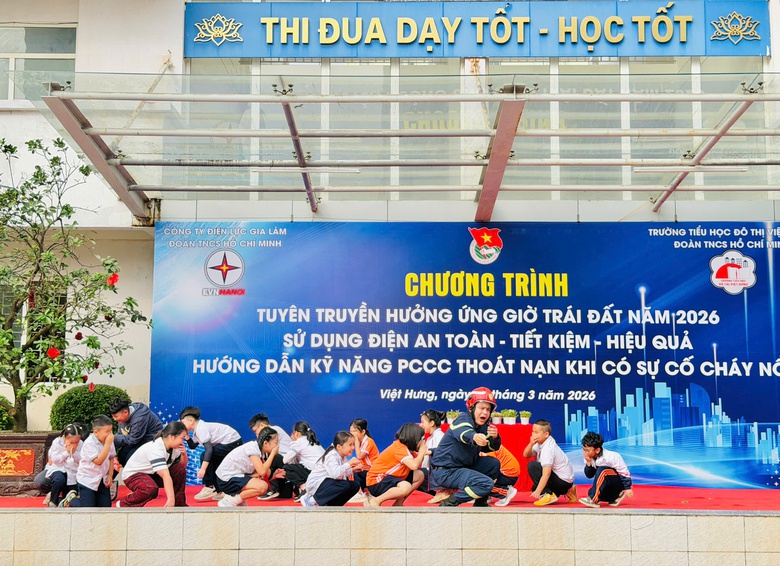 Hơn 1.100 học sinh H&agrave; Nội được hướng dẫn kỹ năng ph&ograve;ng ch&aacute;y, tho&aacute;t nạn- Ảnh 6.