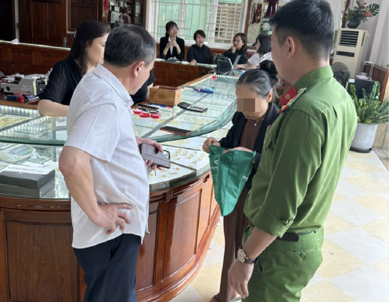 Ngăn chặn kịp thời vụ lừa đảo, chiếm đoạt 19 chỉ v&agrave;ng của cụ b&agrave; 70 tuổi ở Nghệ An- Ảnh 1.
