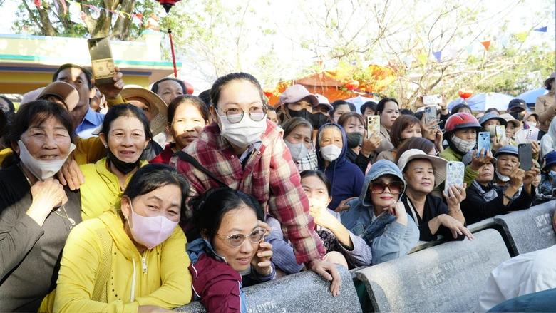 Gia Lai: Rộn ràng khai hội Chùa Bà - Cảng thị Nước Mặn- Ảnh 11. Gia Lai: Rộn ràng khai hội Chùa Bà - Cảng thị Nước Mặn- Ảnh 11.