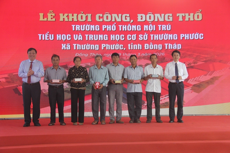 Nhiều địa phương đồng loạt khởi c&ocirc;ng trường nội tr&uacute; cho c&aacute;c x&atilde; bi&ecirc;n giới- Ảnh 15.
