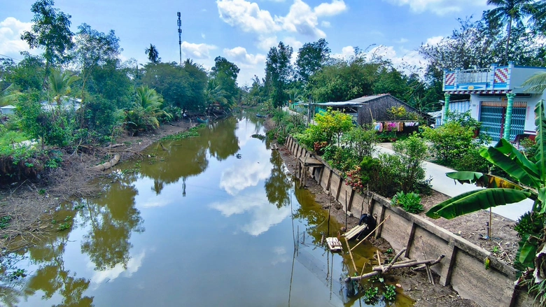 C&agrave; Mau: 13 điểm sạt lở đất, nguy cơ chia cắt đường giao th&ocirc;ng- Ảnh 1.
