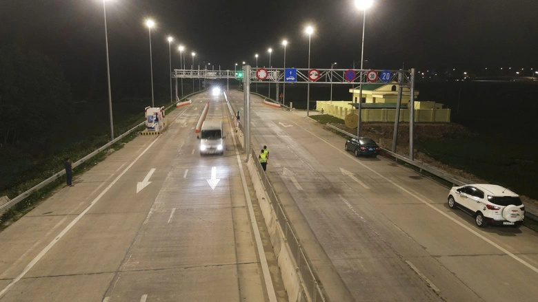 Thu ph&iacute; cao tốc từ Ninh B&igrave;nh v&agrave;o Nghệ An: Mức ph&iacute; hợp l&yacute;, lượng xe kh&ocirc;ng giảm- Ảnh 6.