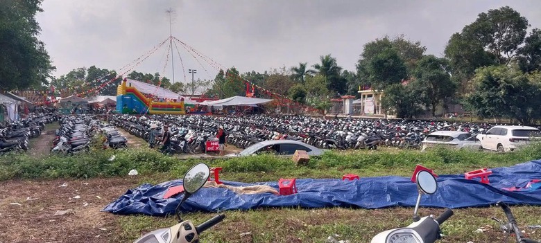 Bắc Ninh: Ch&iacute;nh quyền x&atilde; n&oacute;i g&igrave; về giải b&oacute;ng đ&aacute; hội l&agrave;ng c&oacute; nhiều cầu thủ nước ngo&agrave;i?- Ảnh 4.