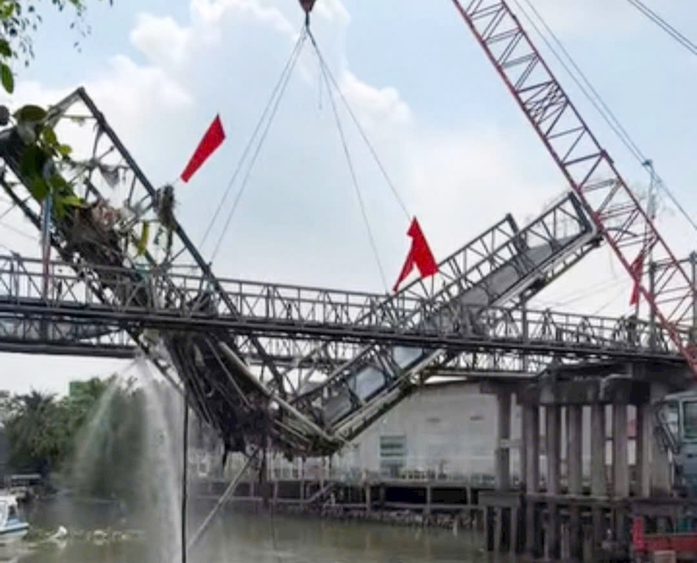 Xe qu&aacute; tải l&agrave;m sập cầu 30 Th&aacute;ng 4 ở Cần Thơ: Xử l&yacute; t&agrave;i xế v&agrave; doanh nghiệp vi phạm- Ảnh 1.