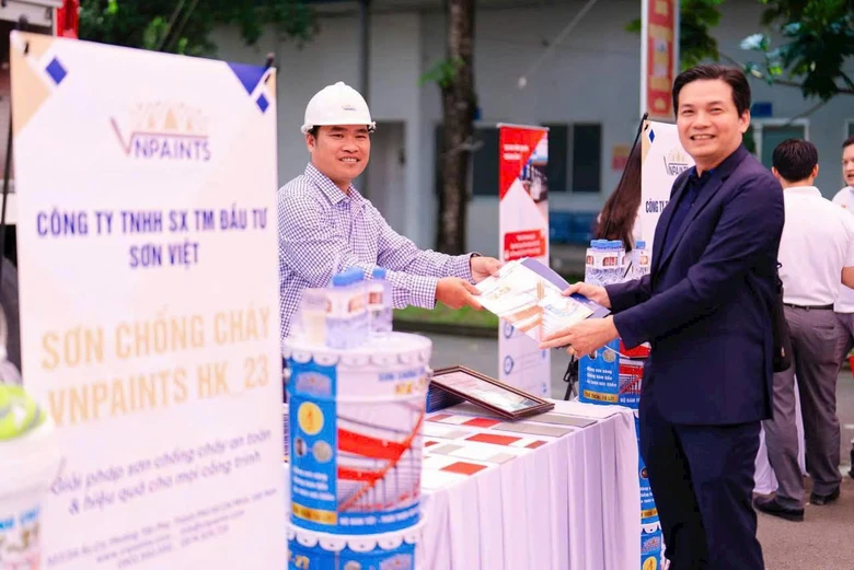 Siết chuẩn PCCC năm 2026: Sơn Việt v&agrave; giải ph&aacute;p sơn chống ch&aacute;y cho c&ocirc;ng tr&igrave;nh kết cấu th&eacute;p- Ảnh 3.