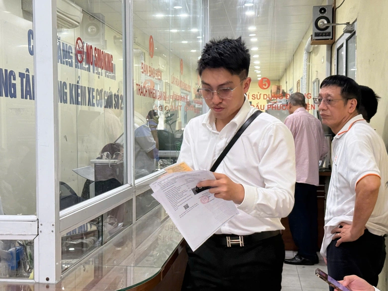 Khẩn trương khắc phục lỗi, đẩy nhanh cấp giấy chứng nhận kiểm định điện tử cho người d&acirc;n- Ảnh 3.