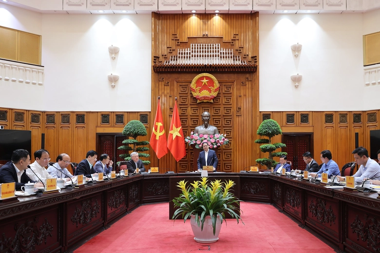 Thủ tướng: Đề xuất ứng ng&acirc;n s&aacute;ch Nh&agrave; nước hỗ trợ Quỹ b&igrave;nh ổn gi&aacute; xăng dầu- Ảnh 2.