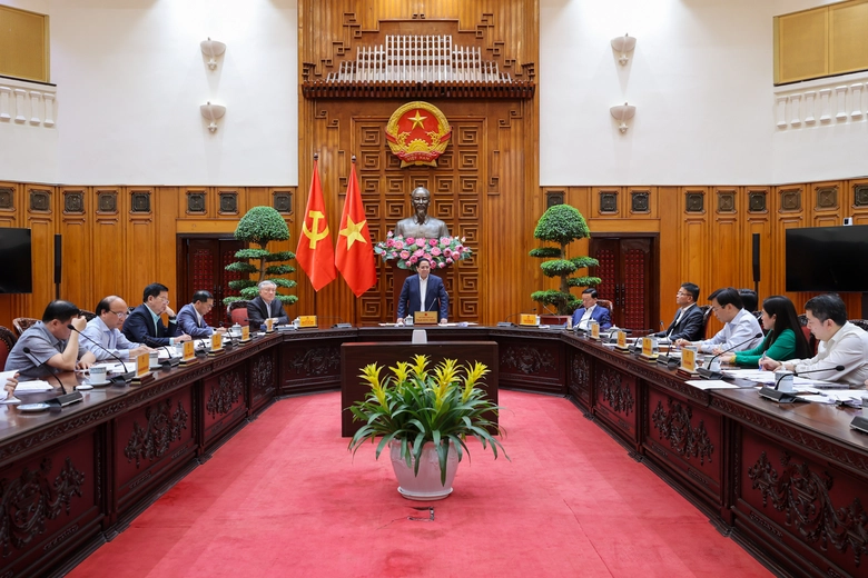 Thủ tướng: Mở rộng đối tượng, n&acirc;ng mức thu nhập được thụ hưởng nh&agrave; ở x&atilde; hội- Ảnh 2.
