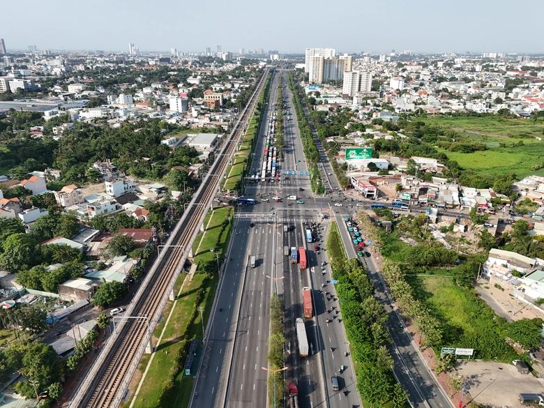 Gần 3km đường V&agrave;nh đai 2 TP.HCM hiện thi c&ocirc;ng ra sao sau 3 th&aacute;ng t&aacute;i khởi động?- Ảnh 11.