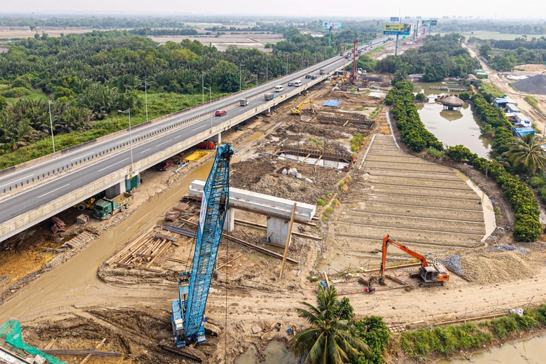 Bộ X&acirc;y dựng ấn định thời gian ho&agrave;n th&agrave;nh loạt dự &aacute;n kết nối s&acirc;n bay Long Th&agrave;nh- Ảnh 2.