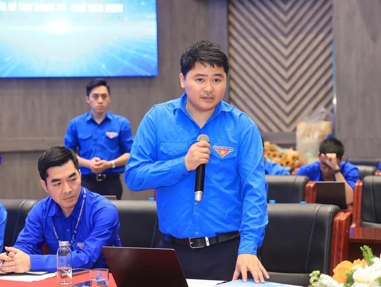 Từ những ca trực thầm lặng đến kh&aacute;t vọng chinh phục bầu trời- Ảnh 2.