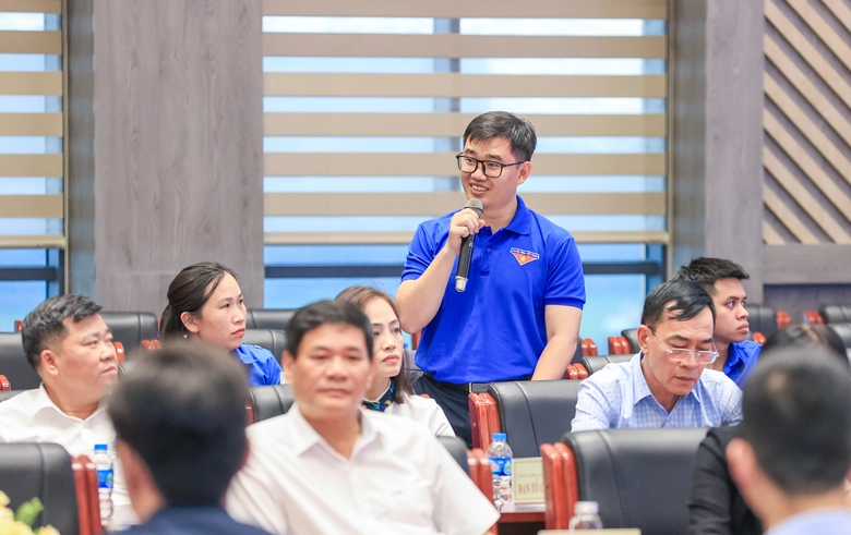 Từ những ca trực thầm lặng đến kh&aacute;t vọng chinh phục bầu trời- Ảnh 3.