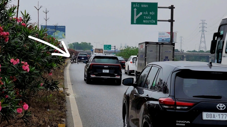 Xử l&yacute; nghi&ecirc;m xe m&aacute;y đi ngược chiều tr&ecirc;n quốc lộ 18 sau phản &aacute;nh của B&aacute;o X&acirc;y dựng- Ảnh 1.