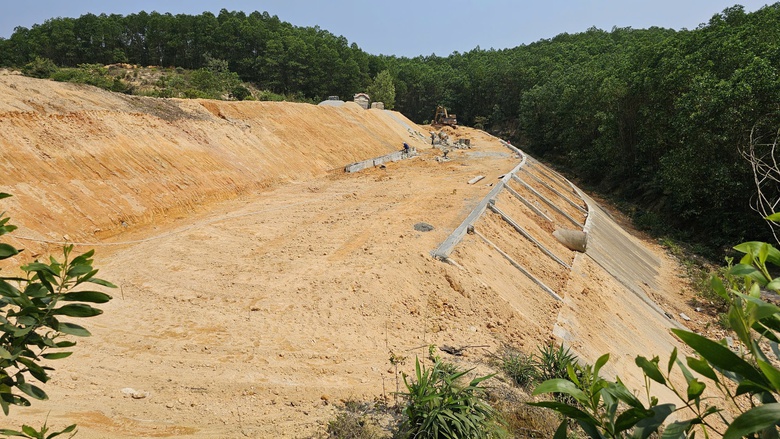 Huế: Khẩn trương hoàn thành khu xử lý rác 86 tỷ đồng để bàn giao trong tháng 6- Ảnh 6. Huế: Khẩn trương hoàn thành khu xử lý rác 86 tỷ đồng để bàn giao trong tháng 6- Ảnh 6.