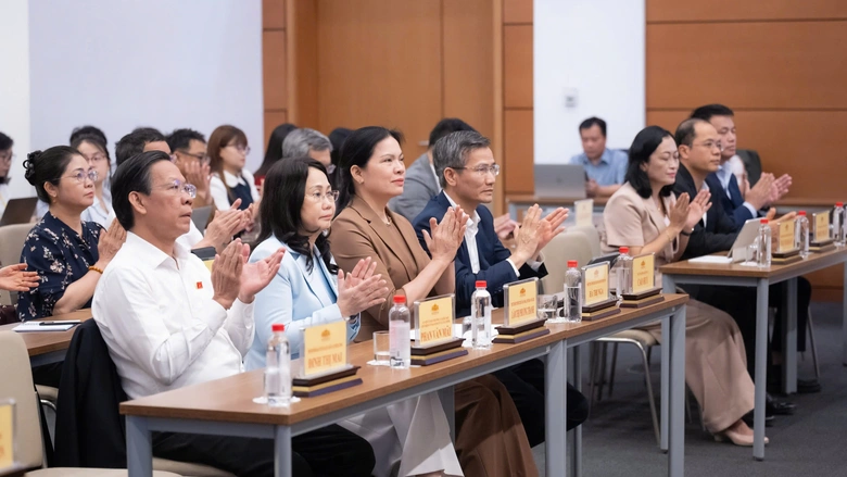 Những con số đ&aacute;ng ch&uacute; &yacute; về kết quả bầu cử đại biểu Quốc hội kho&aacute; XVI- Ảnh 2.