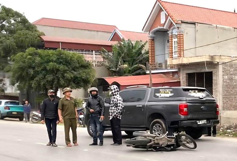 Ô tô va chạm với xe máy trên QL10 đoạn qua Ninh Bình, một người tử vong- Ảnh 1. Ô tô va chạm với xe máy trên QL10 đoạn qua Ninh Bình, một người tử vong- Ảnh 1.