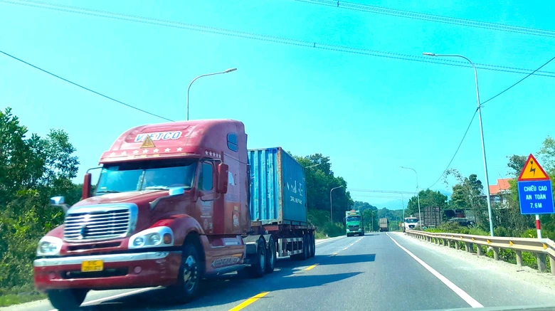 Đề xuất mở rộng hàng loạt đoạn tuyến trên QL1 lên 4 làn xe, tổng vốn hơn 10.800 tỷ đồng- Ảnh 1. Đề xuất mở rộng hàng loạt đoạn tuyến trên QL1 lên 4 làn xe, tổng vốn hơn 10.800 tỷ đồng- Ảnh 1.