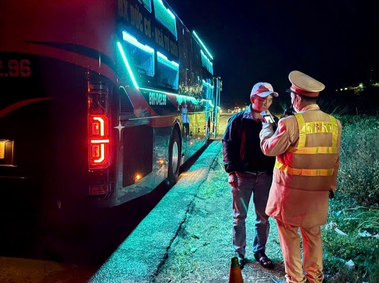 Gia Lai: Nghiêm túc tổ chức kiểm tra kiến thức, phục hồi điểm giấy phép lái xe- Ảnh 3. Gia Lai: Nghiêm túc tổ chức kiểm tra kiến thức, phục hồi điểm giấy phép lái xe- Ảnh 3.