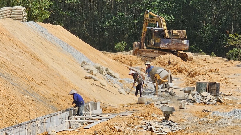 Huế: Khẩn trương hoàn thành khu xử lý rác 86 tỷ đồng để bàn giao trong tháng 6- Ảnh 3. Huế: Khẩn trương hoàn thành khu xử lý rác 86 tỷ đồng để bàn giao trong tháng 6- Ảnh 3.