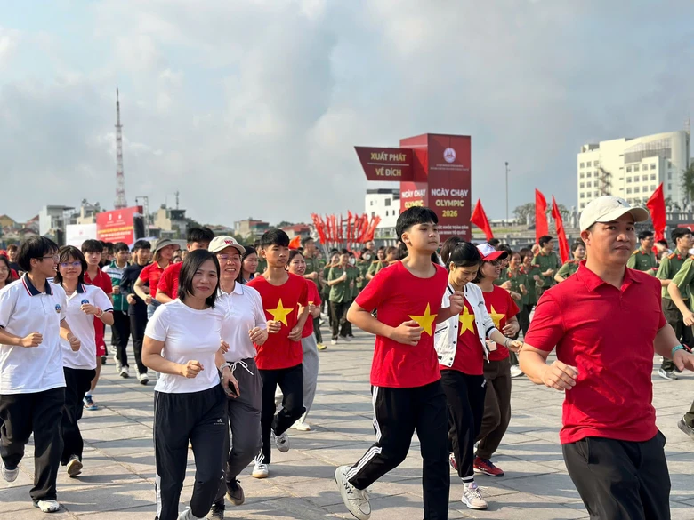 Ninh B&igrave;nh: Hơn 4.000 người hưởng ứng ng&agrave;y chạy Olympic 2026 v&igrave; sức khỏe to&agrave;n d&acirc;n- Ảnh 1.