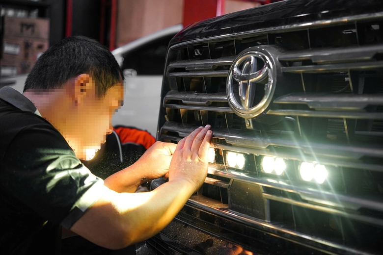 C&oacute; được lắp th&ecirc;m đ&egrave;n trợ s&aacute;ng tr&ecirc;n &ocirc; t&ocirc;?- Ảnh 1.