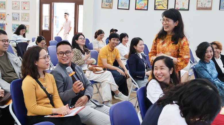 Học v&igrave; y&ecirc;u th&iacute;ch, kh&ocirc;ng v&igrave; sợ h&atilde;i: Khi cha mẹ đồng h&agrave;nh đ&uacute;ng c&aacute;ch- Ảnh 2.