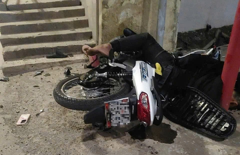 Huế: Tông vào lan can hầm Phú Gia, 2 người đi xe máy tử vong tại chỗ- Ảnh 1. Huế: Tông vào lan can hầm Phú Gia, 2 người đi xe máy tử vong tại chỗ- Ảnh 1.