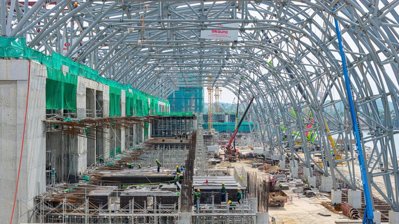 Cận cảnh m&aacute;i v&ograve;m th&eacute;p chữ U tại Trung t&acirc;m Hội nghị APEC Ph&uacute; Quốc- Ảnh 1.