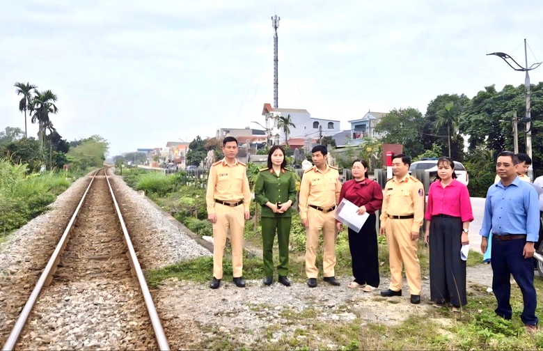 Ninh B&igrave;nh sẽ đ&oacute;ng 61 lối đi tự mở qua đường sắt, tăng cường bảo đảm an to&agrave;n- Ảnh 1.