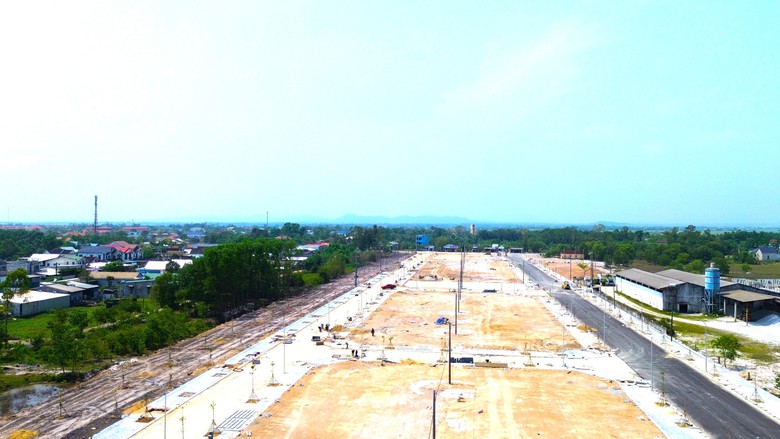 Huế: Đẩy nhanh tiến độ các khu tái định cư phục vụ dự án đường sắt tốc độ cao- Ảnh 4. Huế: Đẩy nhanh tiến độ các khu tái định cư phục vụ dự án đường sắt tốc độ cao- Ảnh 4.