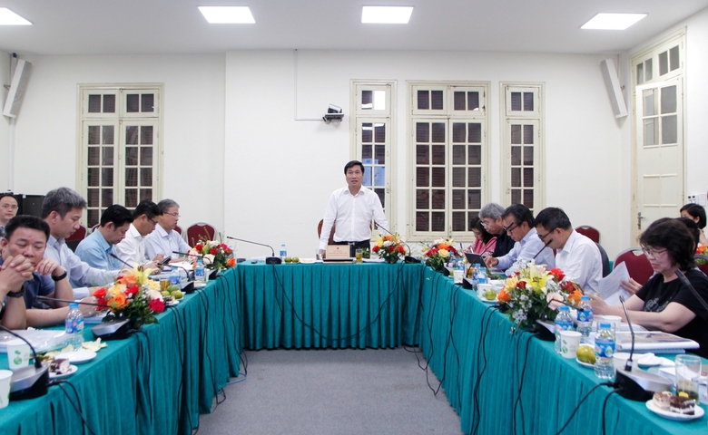 Thứ trưởng Nguyễn Tường Văn chủ tr&igrave; hội nghị thẩm định Nhiệm vụ quy hoạch chung đ&ocirc; thị Kh&aacute;nh H&ograve;a đến năm 2050, tầm nh&igrave;n đến năm 2070.