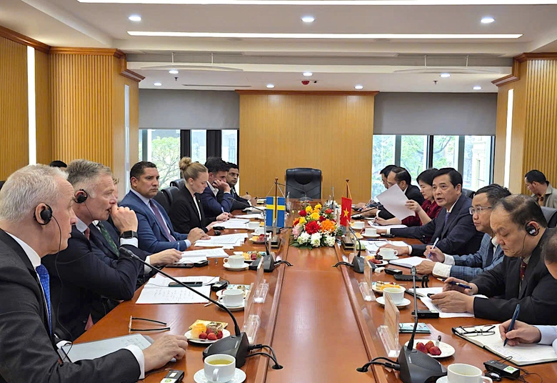 Thụy Điển muốn đồng h&agrave;nh c&ugrave;ng Việt Nam ph&aacute;t triển đường sắt hiện đại- Ảnh 1.