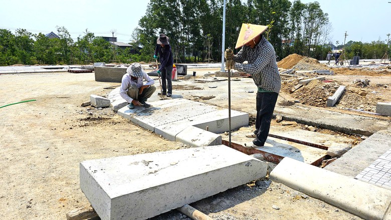 Huế: Đẩy nhanh tiến độ các khu tái định cư phục vụ dự án đường sắt tốc độ cao- Ảnh 9. Huế: Đẩy nhanh tiến độ các khu tái định cư phục vụ dự án đường sắt tốc độ cao- Ảnh 9.