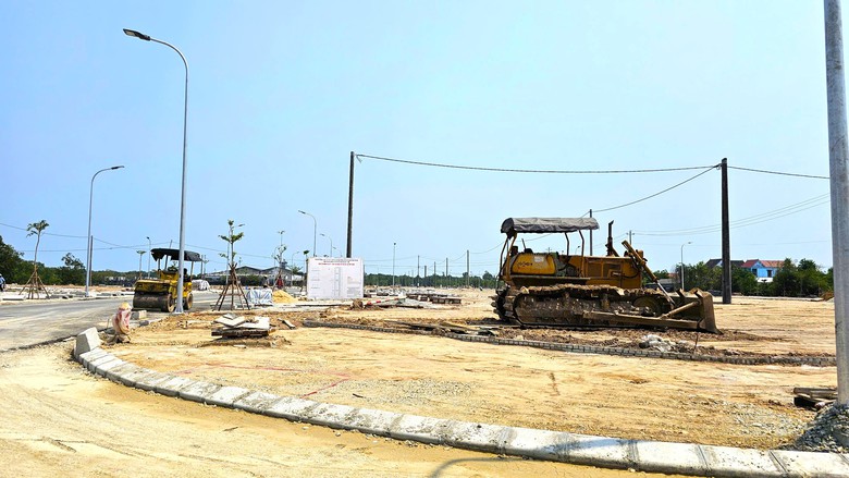 Huế: Đẩy nhanh tiến độ các khu tái định cư phục vụ dự án đường sắt tốc độ cao- Ảnh 8. Huế: Đẩy nhanh tiến độ các khu tái định cư phục vụ dự án đường sắt tốc độ cao- Ảnh 8.