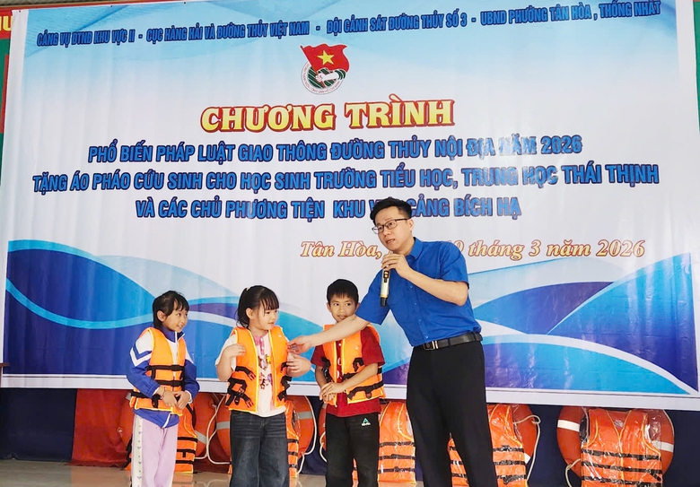 Những &ldquo;hạt mầm&rdquo; hy vọng được ươm từ tr&aacute;i tim người trẻ ng&agrave;nh h&agrave;ng hải, đường thuỷ- Ảnh 4.