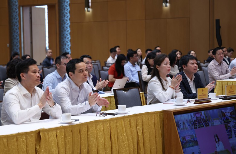 Đảng ủy Ch&iacute;nh phủ ph&aacute;t động "Cuộc thi ch&iacute;nh luận về bảo vệ nền tảng tư tưởng của Đảng"- Ảnh 3.