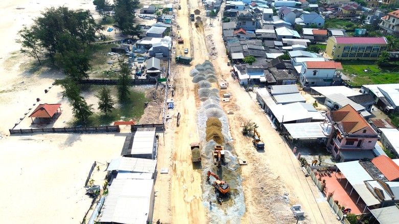 Huế: Tăng tốc l&agrave;m đường dẫn cầu vượt biển Thuận An, nỗ lực th&ocirc;ng xe kỹ thuật ng&agrave;y 30/4- Ảnh 9.