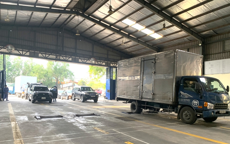 Cục Đăng kiểm b&aacute;c đề xuất kiểm định kh&iacute; thải xe diesel bằng c&aacute;ch &ldquo;đạp ga nửa h&agrave;nh tr&igrave;nh&rdquo;