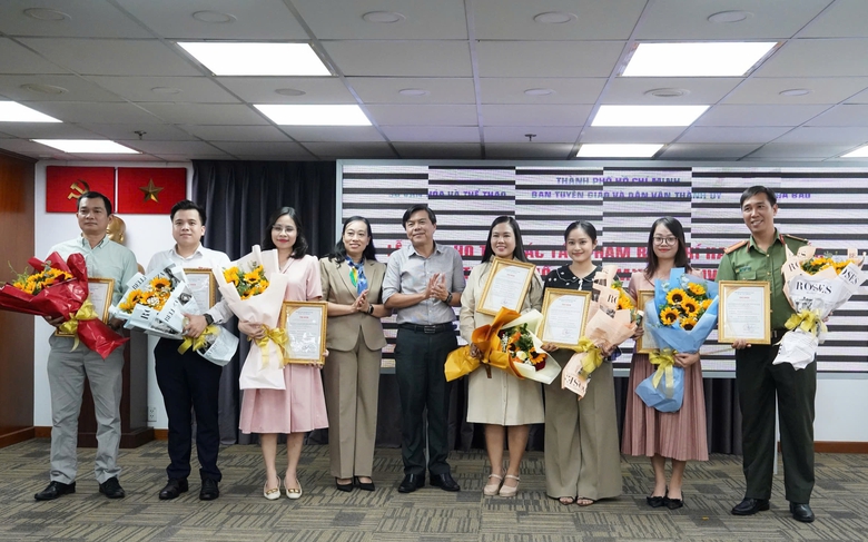 TP.HCM khen thưởng 70 t&aacute;c phẩm b&aacute;o ch&iacute; xuất sắc qu&yacute; IV/2025- Ảnh 1.